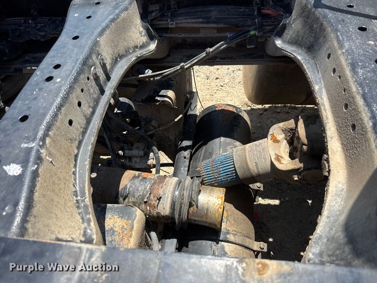 image for item YA3858 2016 Peterbilt 567 semi truck