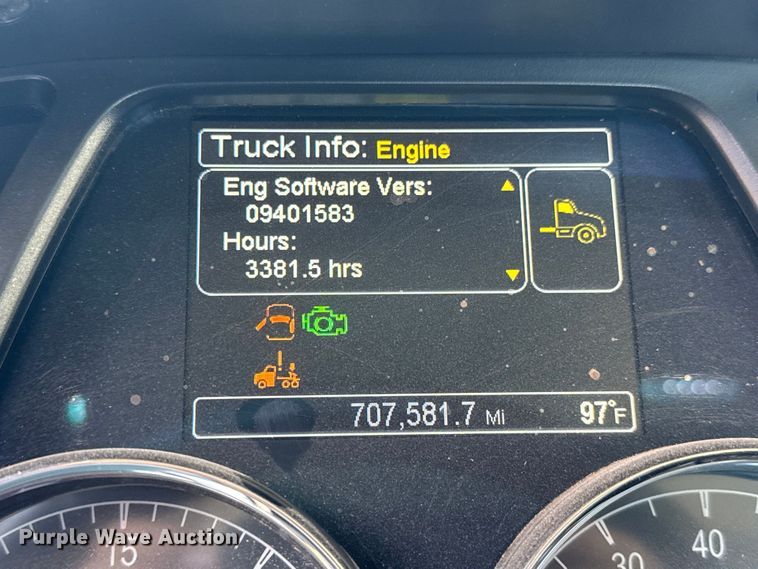 image for item YA3858 2016 Peterbilt 567 semi truck
