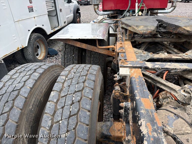 image for item YA3932 2006 Kenworth W900 semi truck