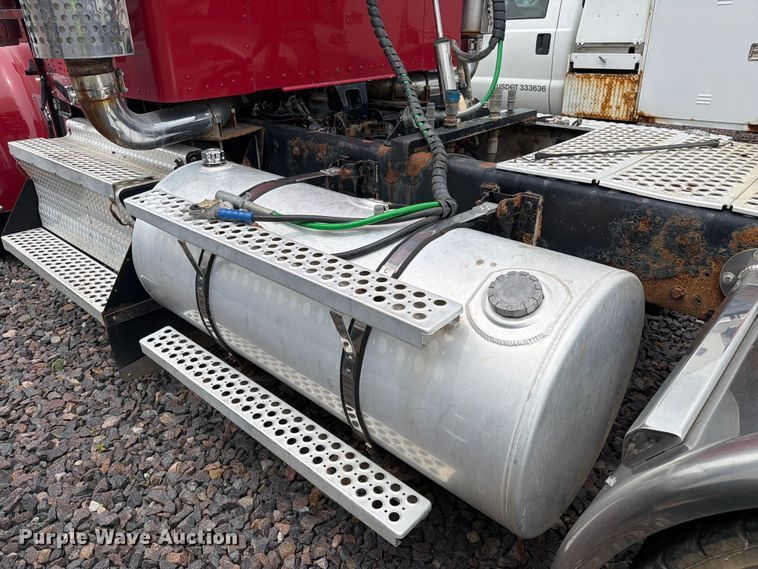 image for item YA3932 2006 Kenworth W900 semi truck