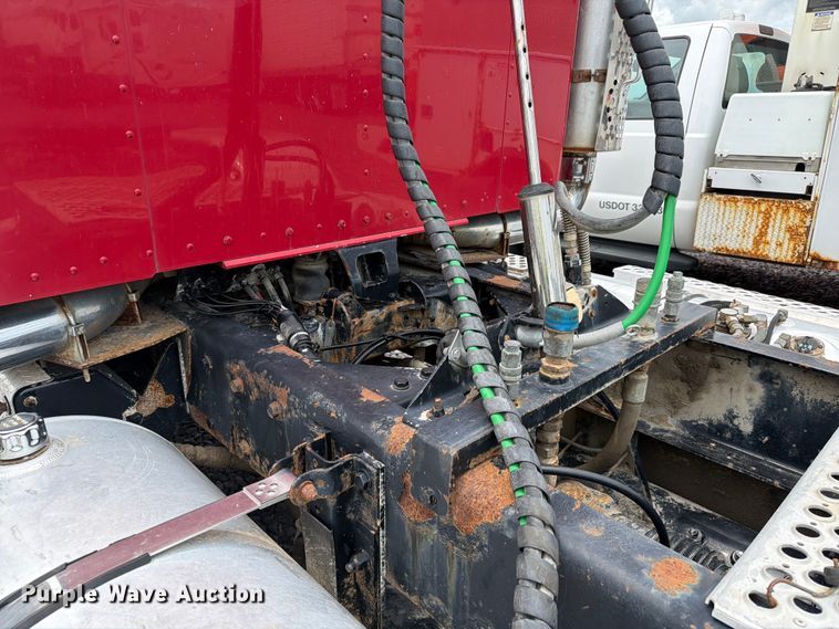 image for item YA3932 2006 Kenworth W900 semi truck
