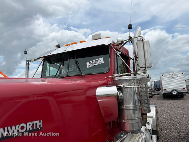 image for item YA3932 2006 Kenworth W900 semi truck