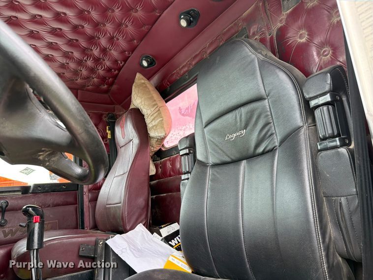 image for item YA3932 2006 Kenworth W900 semi truck
