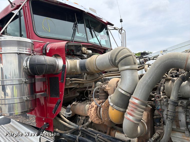 image for item YA3932 2006 Kenworth W900 semi truck