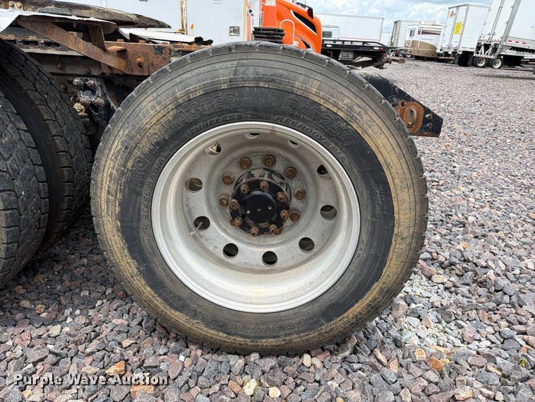 image for item YA3932 2006 Kenworth W900 semi truck