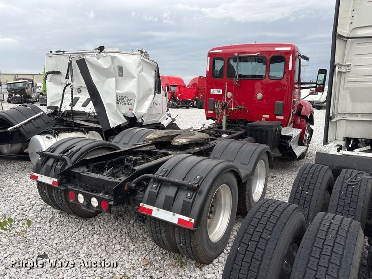 image for item YA3936 2019 Kenworth T680 semi truck