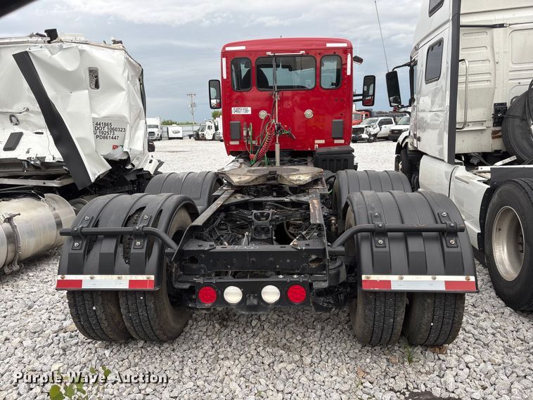 image for item YA3936 2019 Kenworth T680 semi truck
