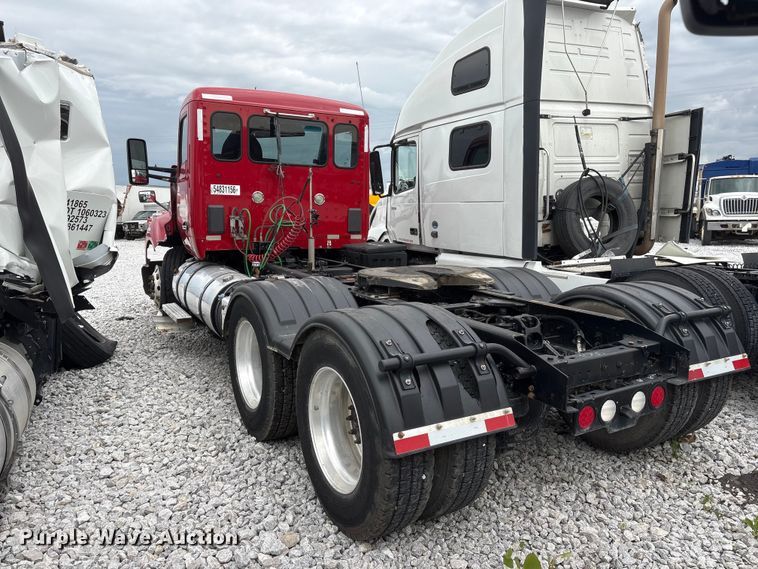 image for item YA3936 2019 Kenworth T680 semi truck