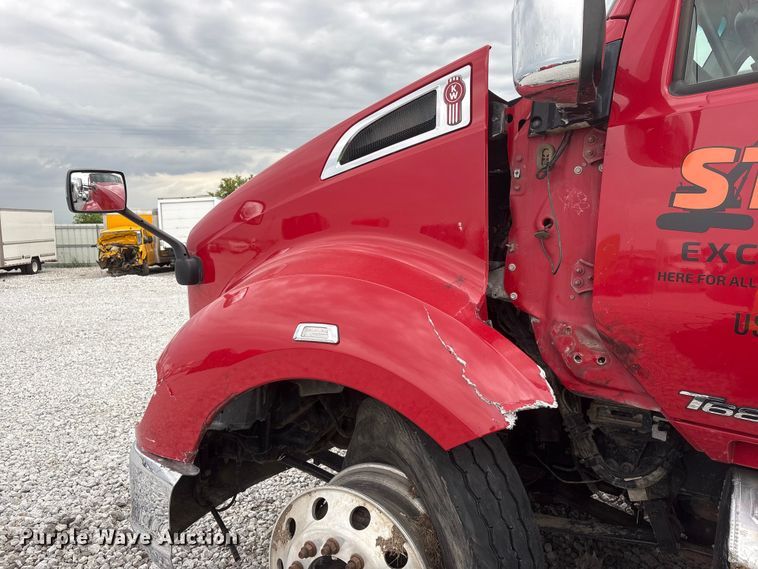 image for item YA3936 2019 Kenworth T680 semi truck