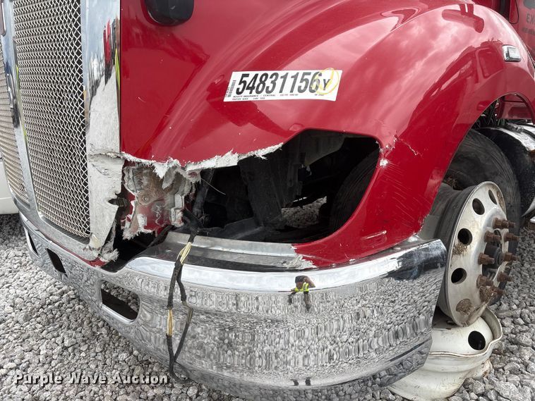 image for item YA3936 2019 Kenworth T680 semi truck