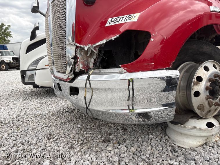 image for item YA3936 2019 Kenworth T680 semi truck