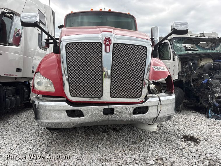 image for item YA3936 2019 Kenworth T680 semi truck