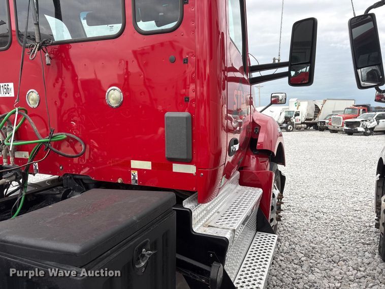 image for item YA3936 2019 Kenworth T680 semi truck