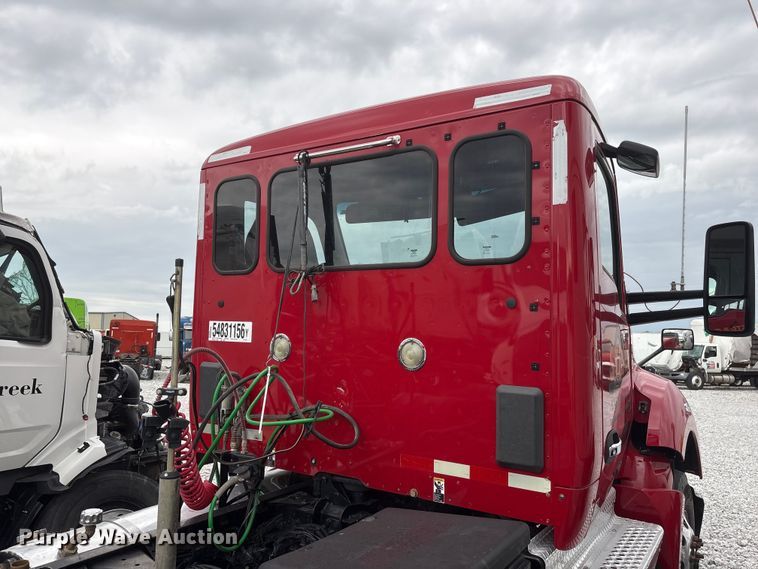 image for item YA3936 2019 Kenworth T680 semi truck