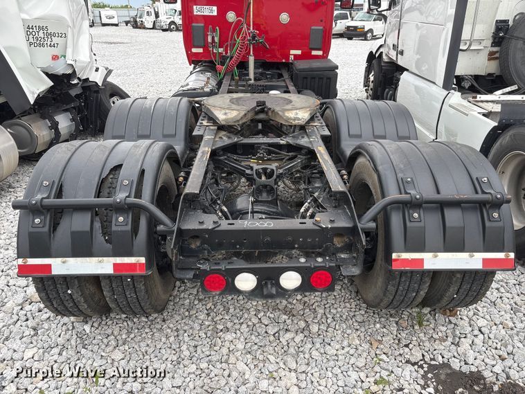image for item YA3936 2019 Kenworth T680 semi truck