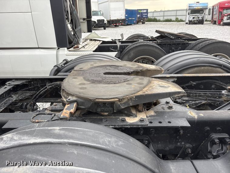image for item YA3936 2019 Kenworth T680 semi truck