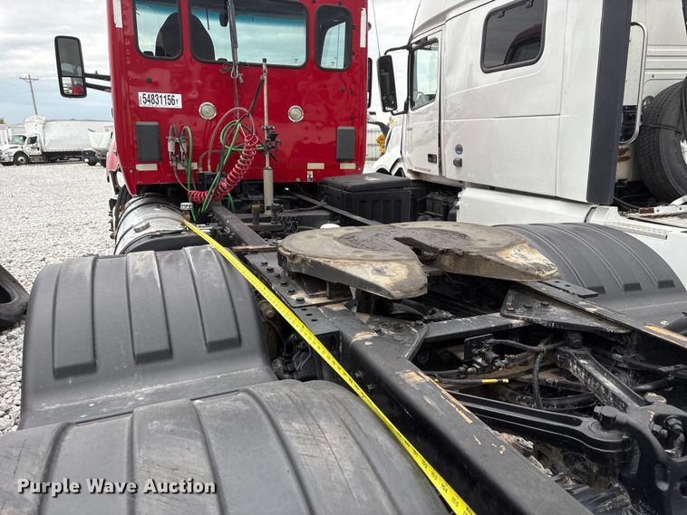 image for item YA3936 2019 Kenworth T680 semi truck