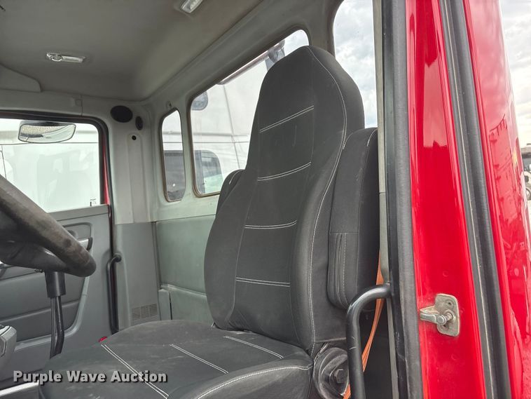 image for item YA3936 2019 Kenworth T680 semi truck