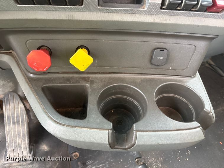 image for item YA3936 2019 Kenworth T680 semi truck
