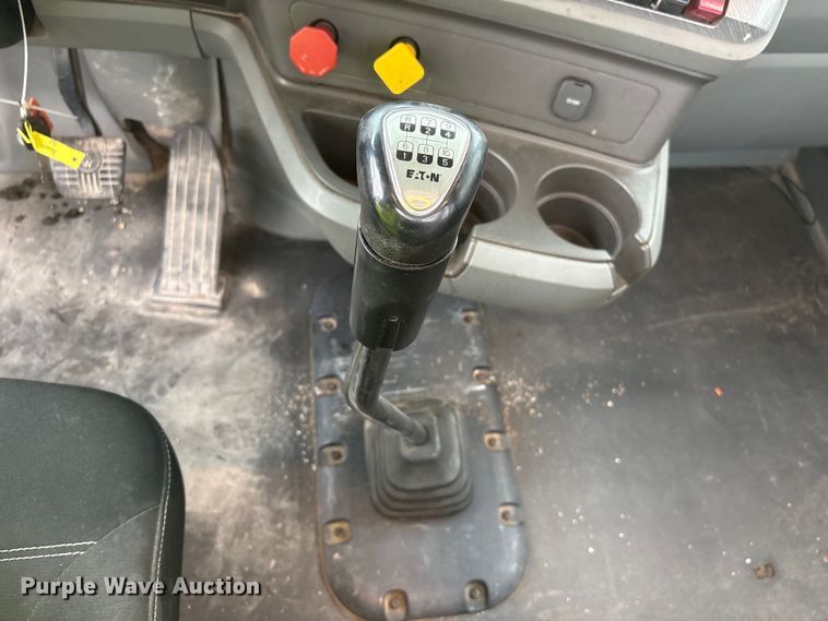 image for item YA3936 2019 Kenworth T680 semi truck