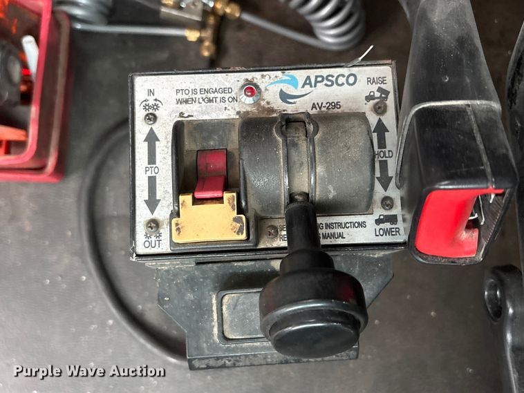 image for item YA3936 2019 Kenworth T680 semi truck