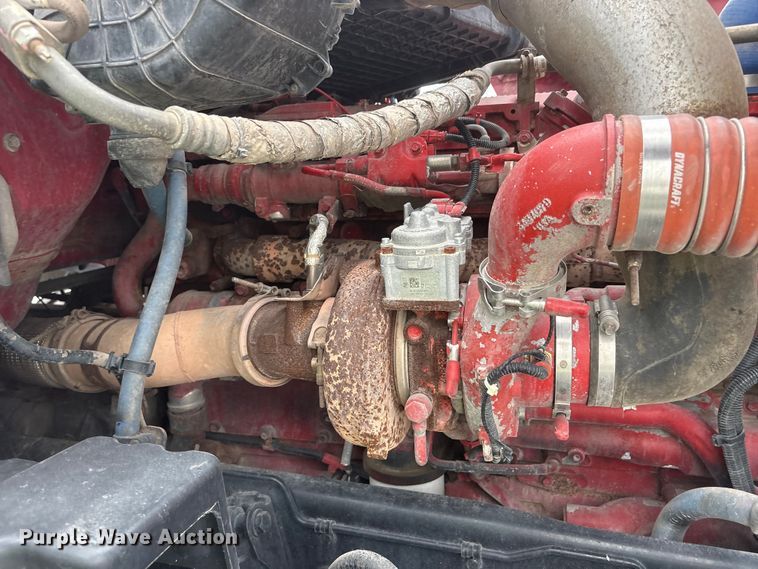 image for item YA3936 2019 Kenworth T680 semi truck
