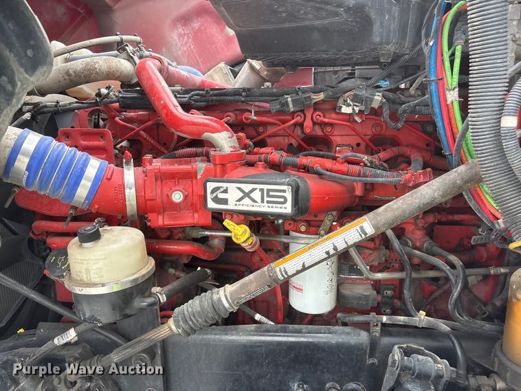 image for item YA3936 2019 Kenworth T680 semi truck