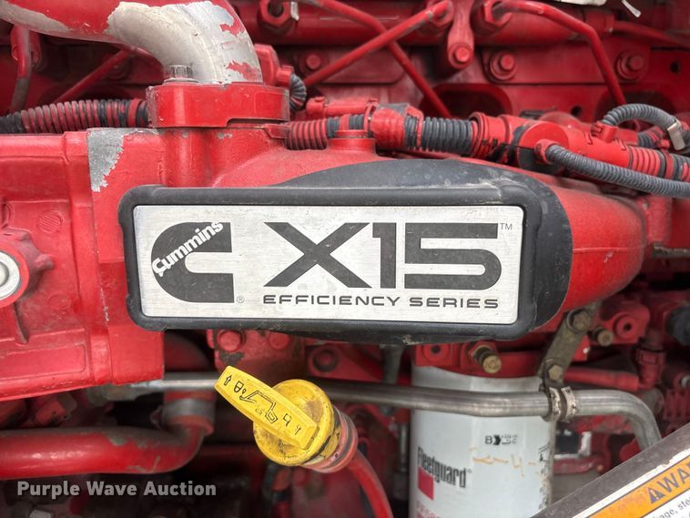 image for item YA3936 2019 Kenworth T680 semi truck