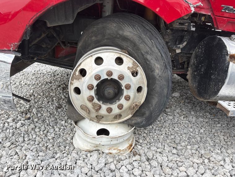 image for item YA3936 2019 Kenworth T680 semi truck