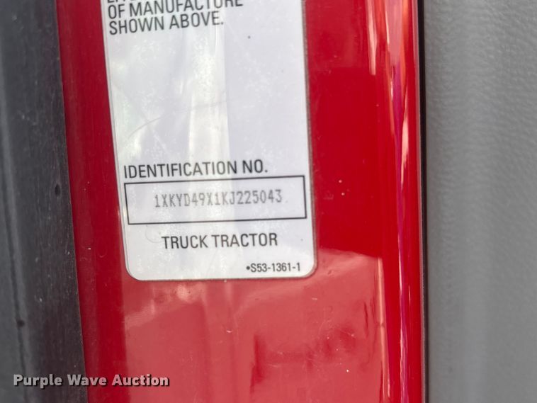image for item YA3936 2019 Kenworth T680 semi truck