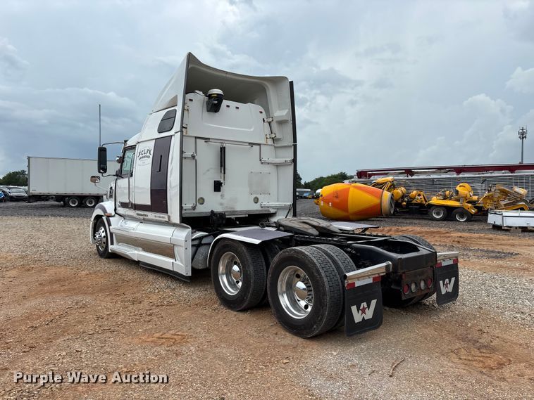 image for item YA3976 2019 Western Star 5700XE semi truck