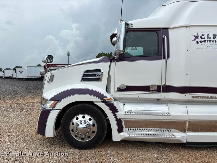 image for item YA3976 2019 Western Star 5700XE semi truck