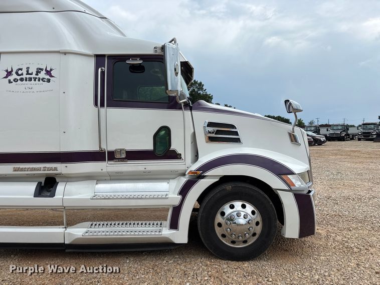 image for item YA3976 2019 Western Star 5700XE semi truck
