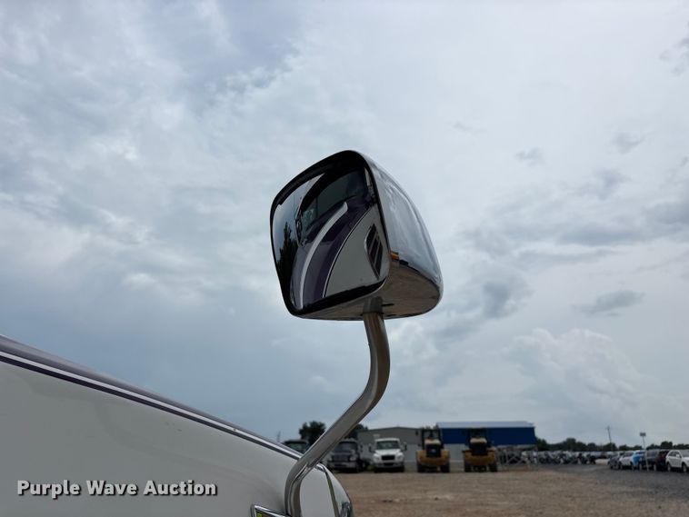 image for item YA3976 2019 Western Star 5700XE semi truck