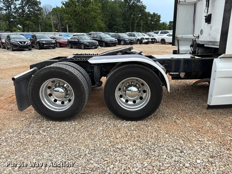 image for item YA3976 2019 Western Star 5700XE semi truck