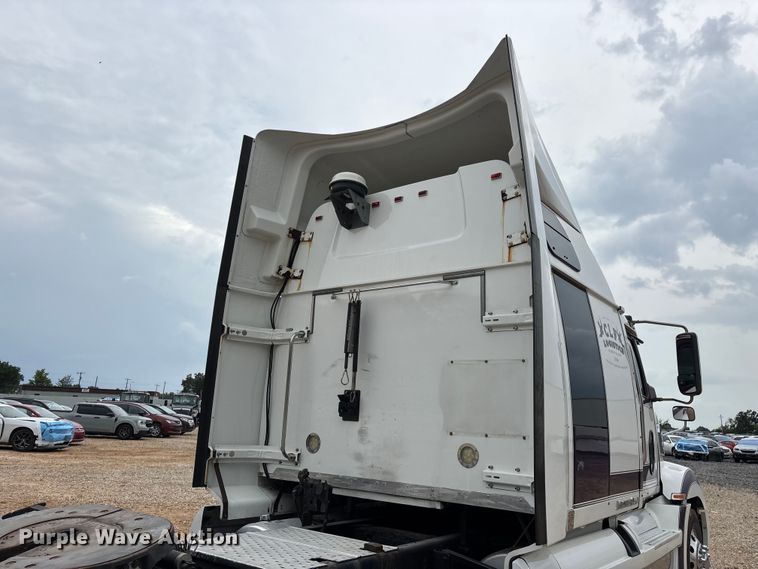 image for item YA3976 2019 Western Star 5700XE semi truck