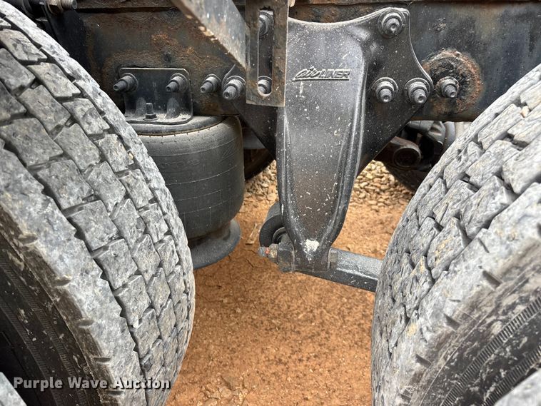 image for item YA3976 2019 Western Star 5700XE semi truck
