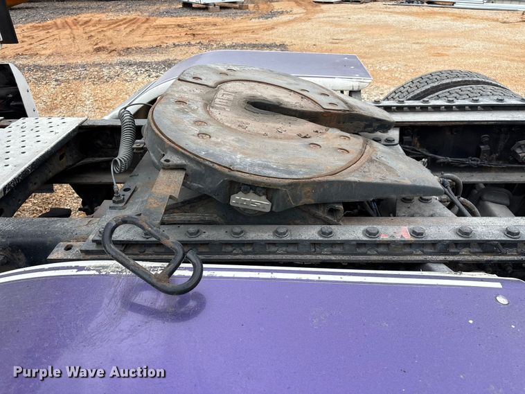 image for item YA3976 2019 Western Star 5700XE semi truck