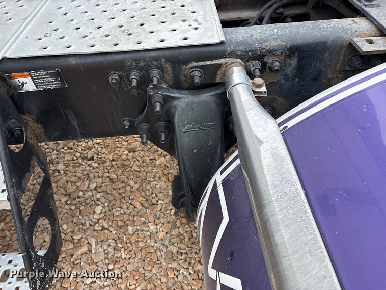 image for item YA3976 2019 Western Star 5700XE semi truck