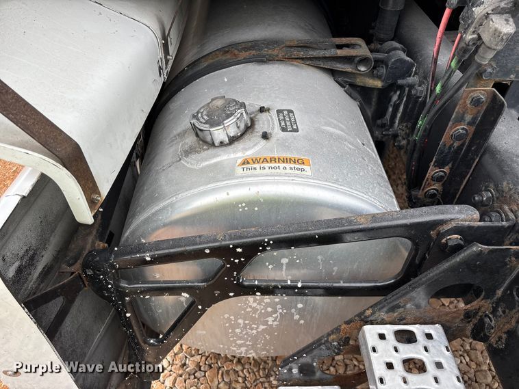 image for item YA3976 2019 Western Star 5700XE semi truck