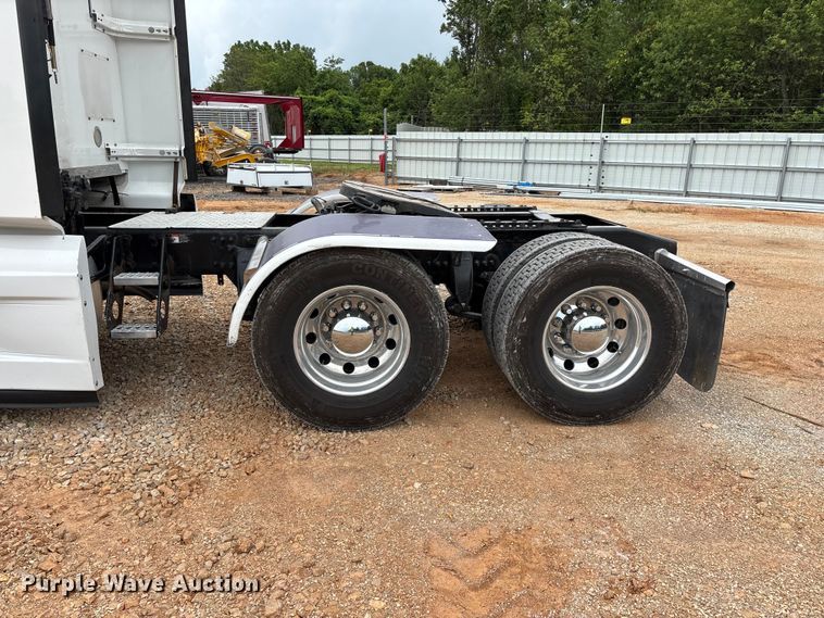 image for item YA3976 2019 Western Star 5700XE semi truck