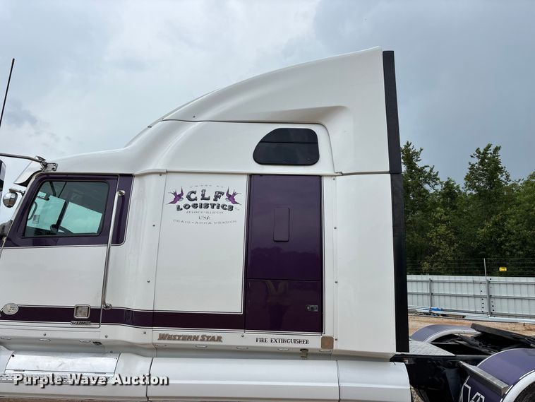 image for item YA3976 2019 Western Star 5700XE semi truck