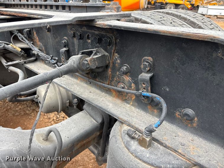 image for item YA3976 2019 Western Star 5700XE semi truck