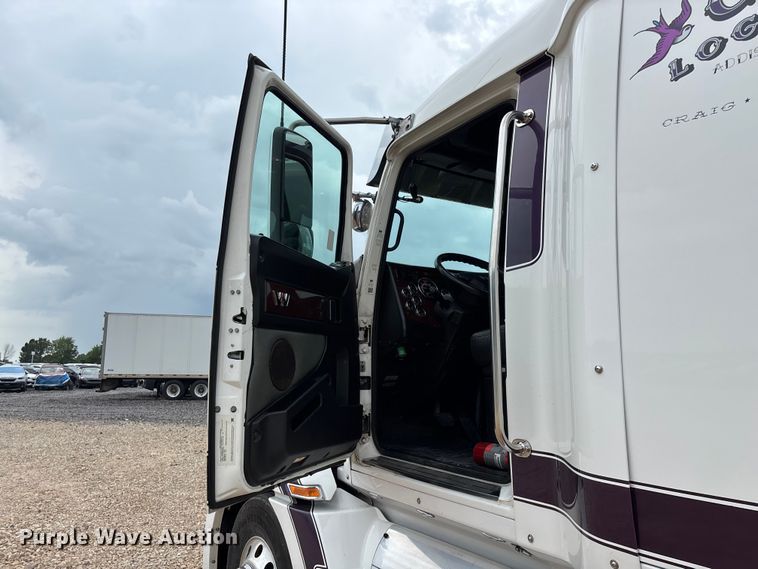image for item YA3976 2019 Western Star 5700XE semi truck