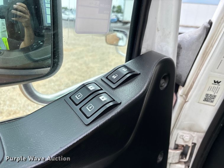 image for item YA3976 2019 Western Star 5700XE semi truck