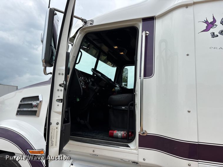 image for item YA3976 2019 Western Star 5700XE semi truck