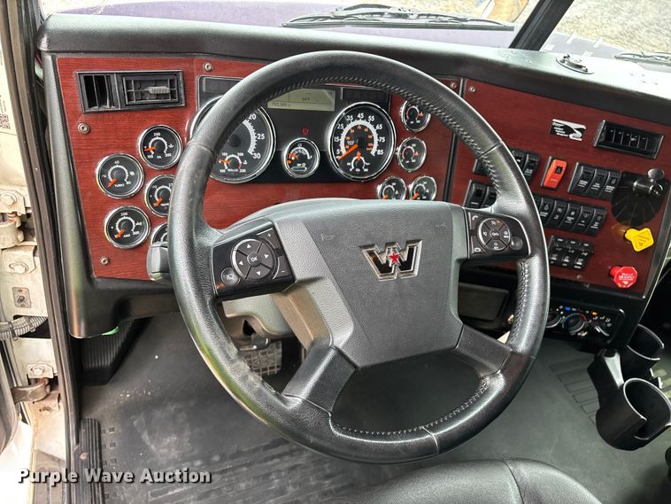 image for item YA3976 2019 Western Star 5700XE semi truck