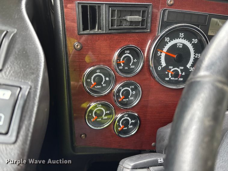 image for item YA3976 2019 Western Star 5700XE semi truck