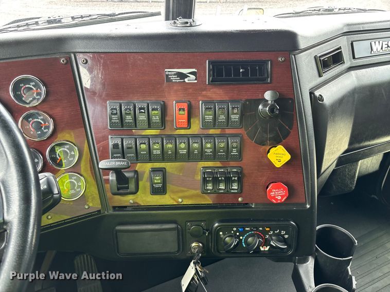 image for item YA3976 2019 Western Star 5700XE semi truck