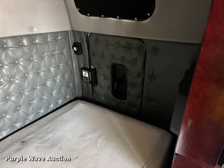 image for item YA3976 2019 Western Star 5700XE semi truck